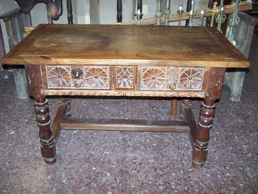 Image of Spanish Walnut 17th Century serving table