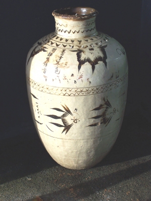 Image of Chinese 19th century wine pot